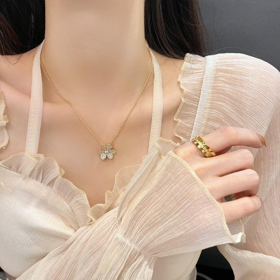 [アンジェラジュエリー]フラワーダイヤモンドネックレス