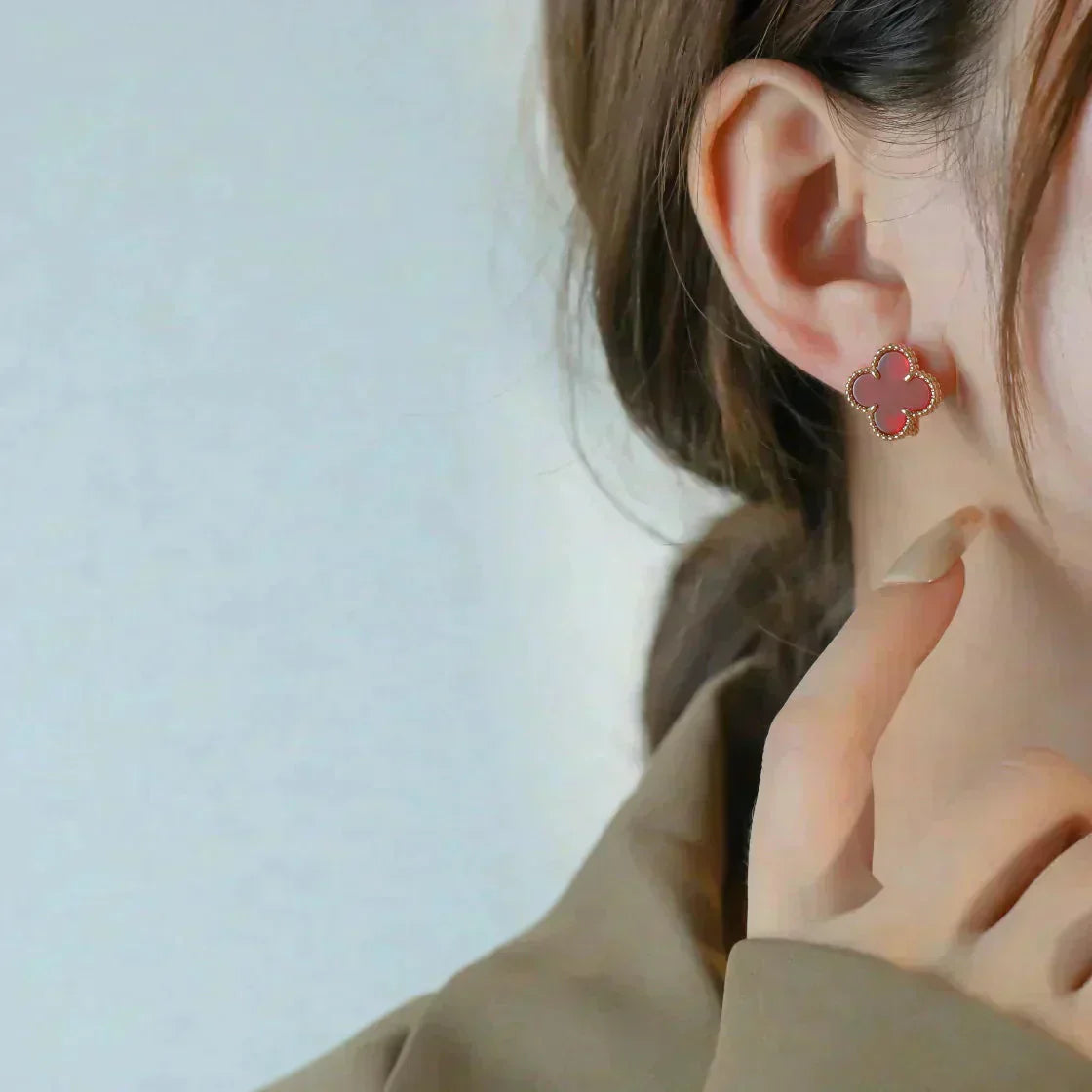 [Angela Schmuck]CLOVER MEDIUM 1 MOTIFS KARNEOL OHRRINGE