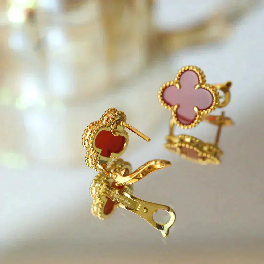 [Angela Schmuck]CLOVER MEDIUM 1 MOTIFS KARNEOL OHRRINGE