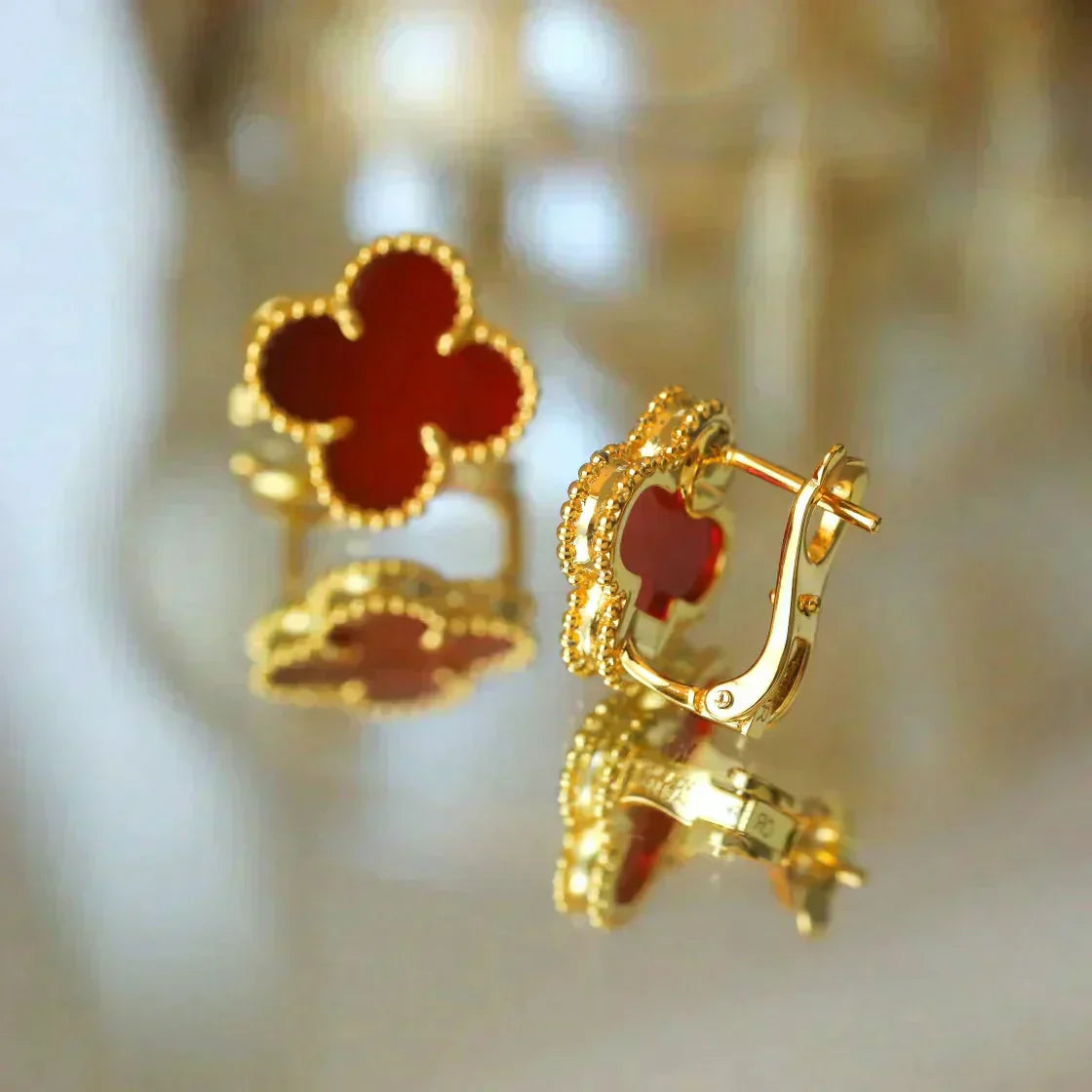 [Angela Schmuck]CLOVER MEDIUM 1 MOTIFS KARNEOL OHRRINGE