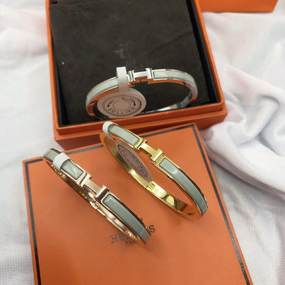 [Angela Schmuck]KLASSISCHES HM CLIC GRÜNES 8MM EMAILLE-ARMBAND
