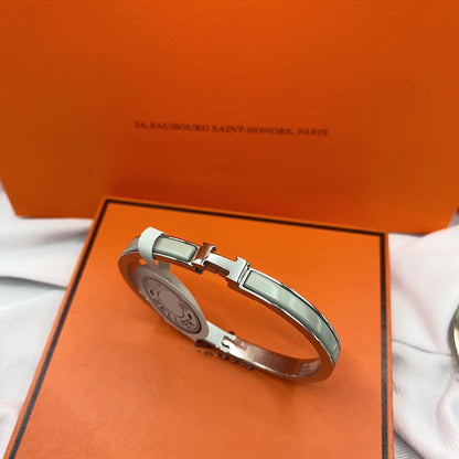[Angela Schmuck]KLASSISCHES HM CLIC GRÜNES 8MM EMAILLE-ARMBAND