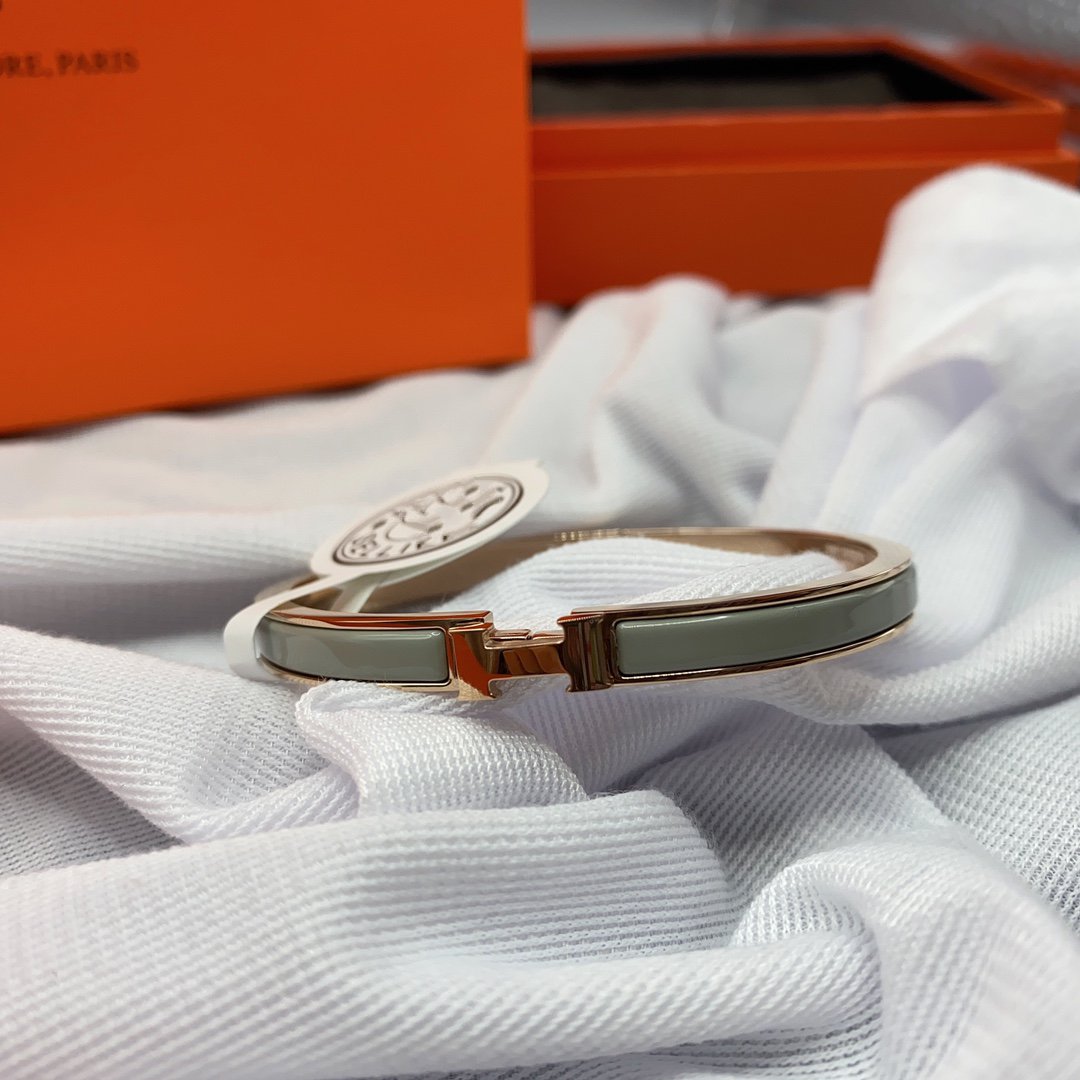 [Angela Schmuck]KLASSISCHES HM CLIC GRÜNES 8MM EMAILLE-ARMBAND