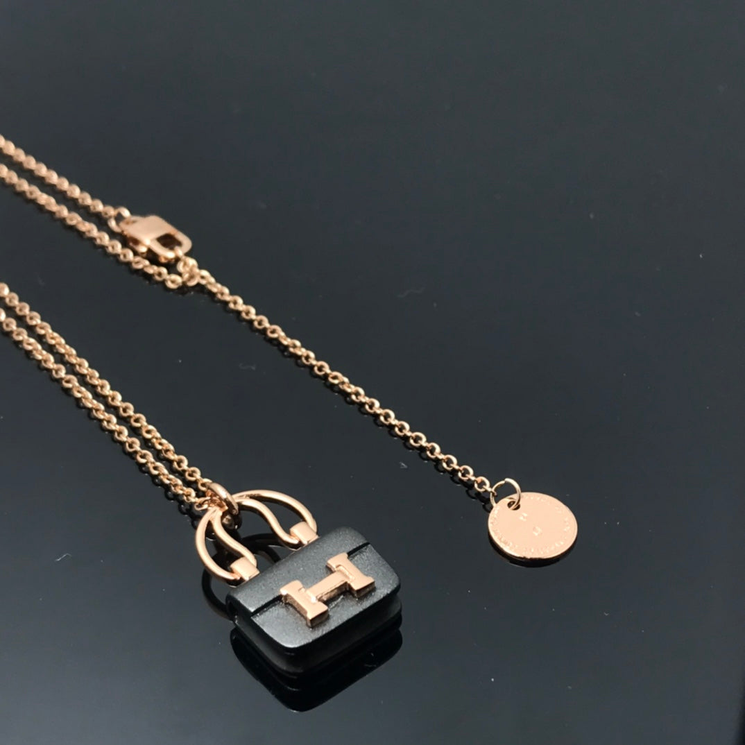 [アンジェラジュエリー]レディース HM アミュレット コンスタンス ペンダントネックレス