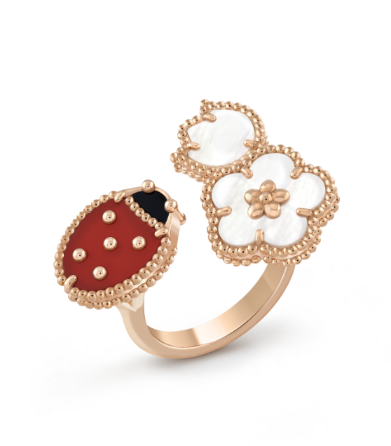 [Angela Schmuck] RING AUS ROSÉGOLD MIT GLÜCKS-3-MOTIV