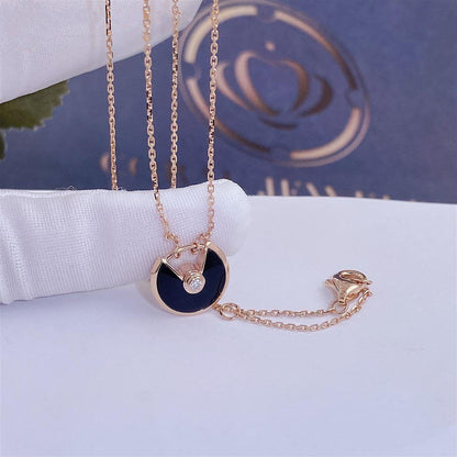 [Angela Schmuck]AMULETT ROSÉGOLD ONYX HALSKETTE