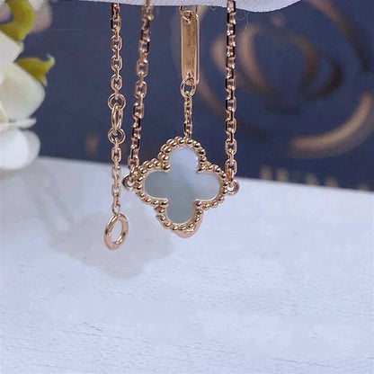 [Angela Schmuck]KLEE WEISSES MOP-ARMBAND MIT EINZELNER BLUME