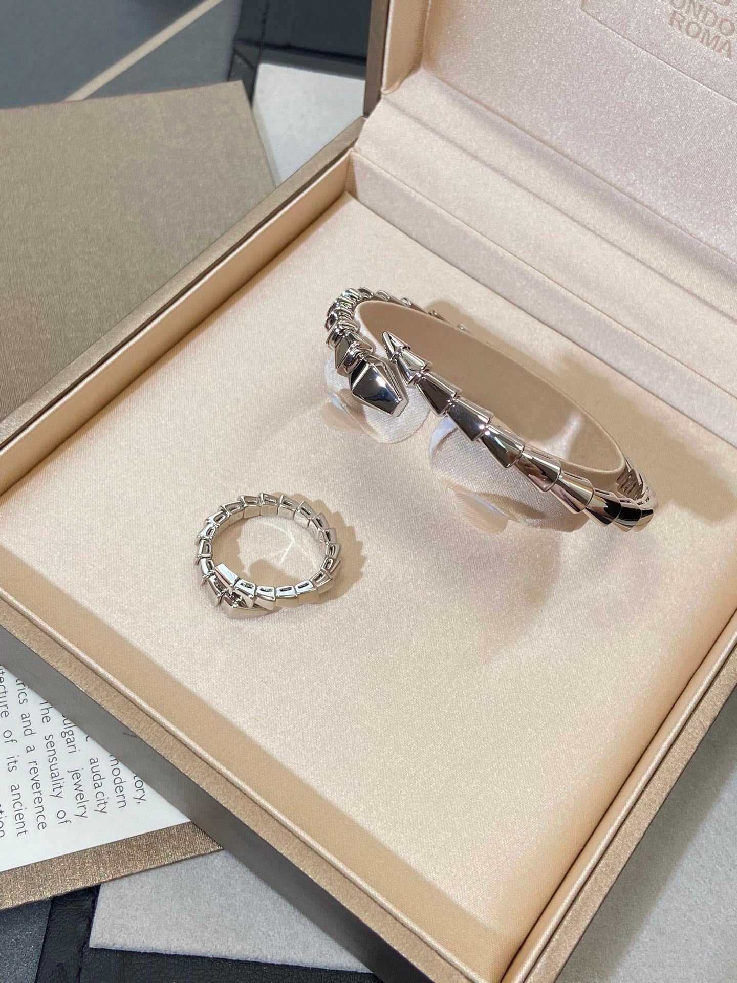 [アンジェラジュエリー]セルペンティ バイパー シルバーブレスレット