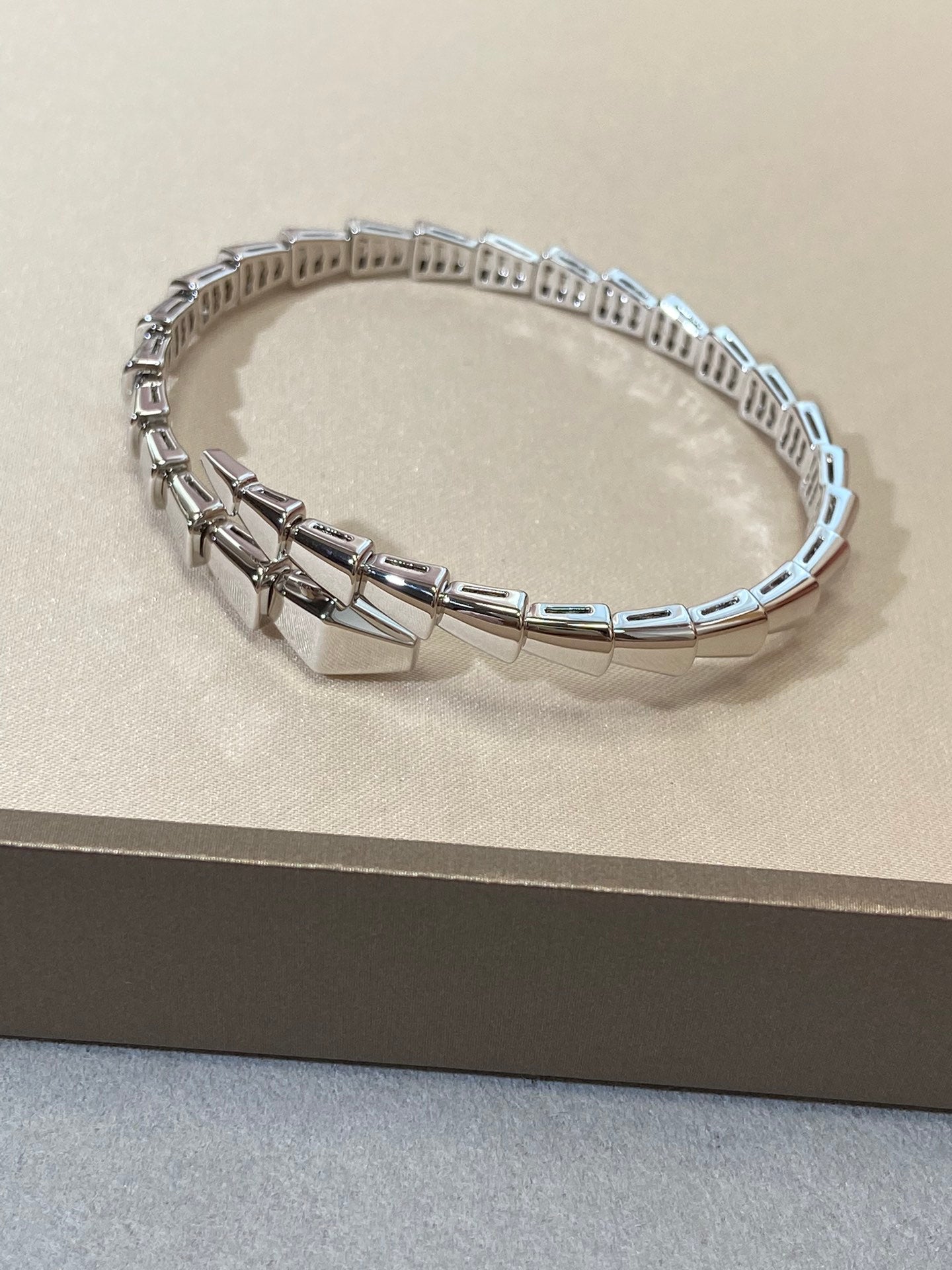 [アンジェラジュエリー]セルペンティ バイパー シルバーブレスレット