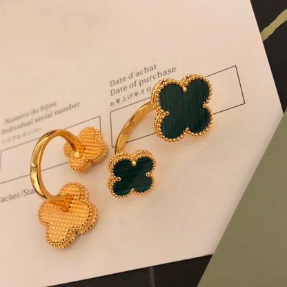 [Angela Jewellery] KLEEBLATT ZWISCHEN DEN FINGERRING