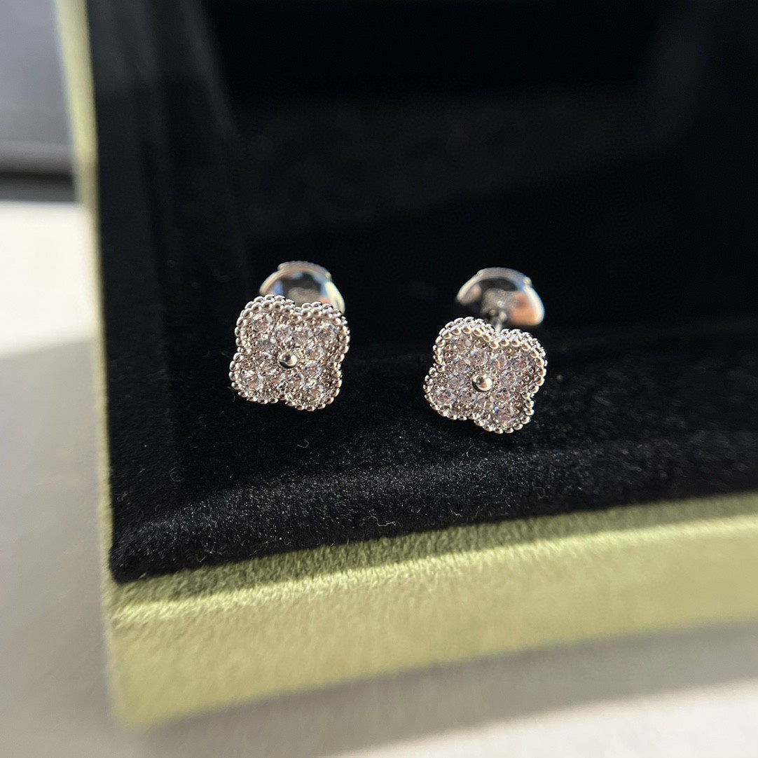 [Angela Schmuck]CLOVER MINI DIAMANT OHRSTECKER