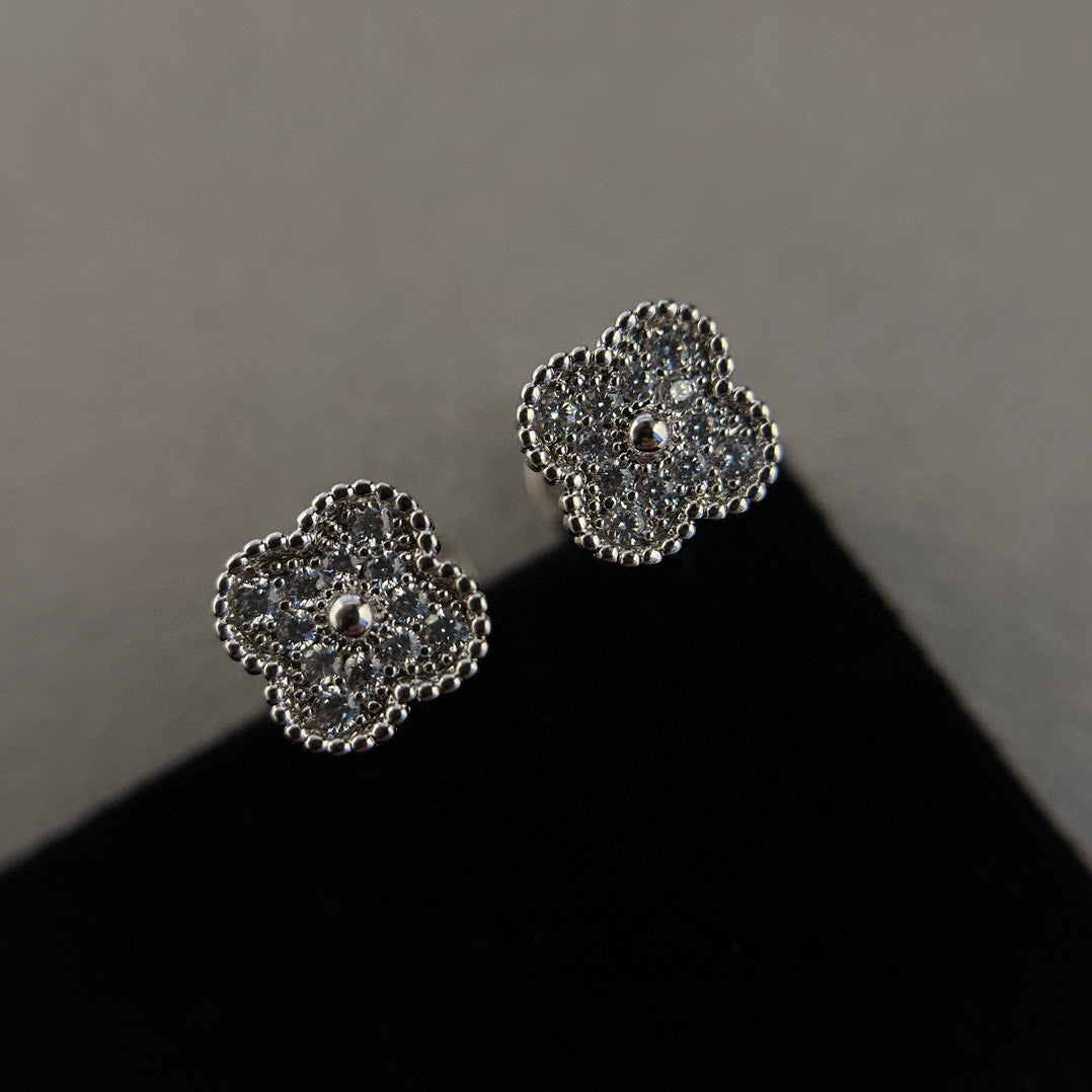 [Angela Schmuck]CLOVER MINI DIAMANT OHRSTECKER